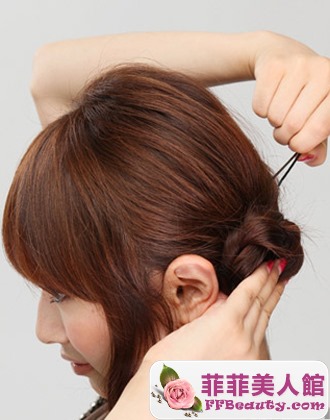 甜美韓式花苞頭扎髮教程 簡單七步輕松搞定約會髮型