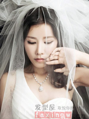 菱形臉適合的新娘髮型設計   氣質髮型打造完美婚禮